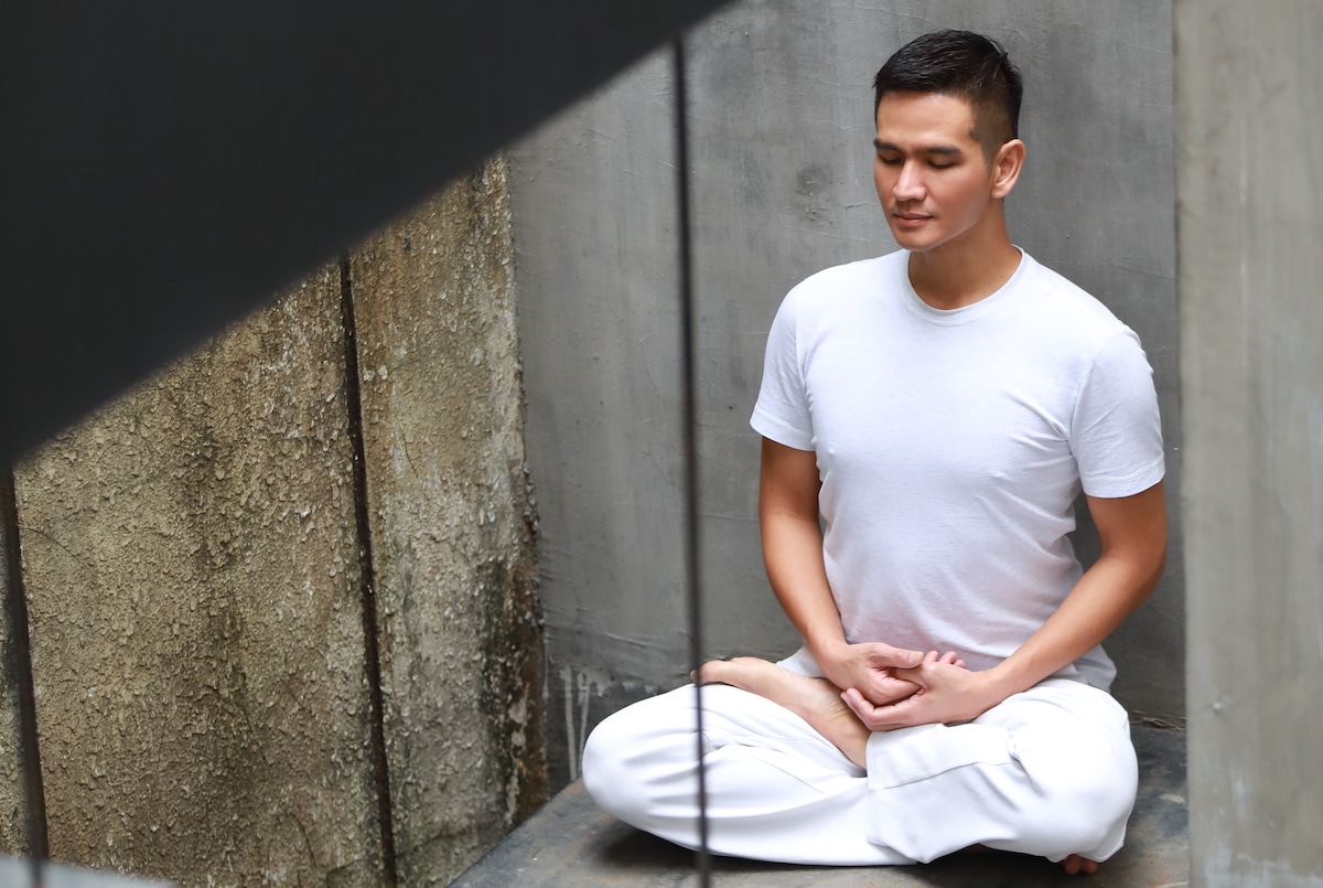 Ardha Padmasana (Half Lotus Pose): Steps, Benefits, Precautions, Variations  - Fitsri Yoga